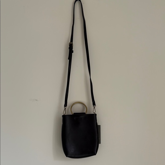 Street Level Black Leather Crossbody Bag with Gold Ring Handle - Picture 4 of 6
